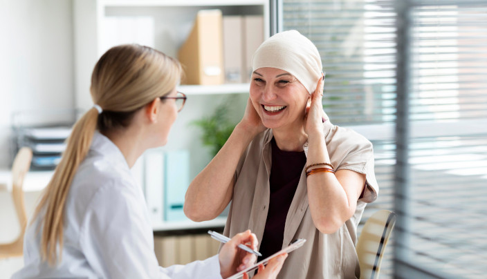 Chi è lo psiconcologo, in cosa si differenzia dallo psicologo e come sostiene pazienti oncologici, caregiver e bambini lungo il percorso di cura. Ne parliamo con la dottoressa Diana Sala, psicoterapeuta e psiconcologa, vice-coordinatrice del Servizio di Psiconcologia di LILT.